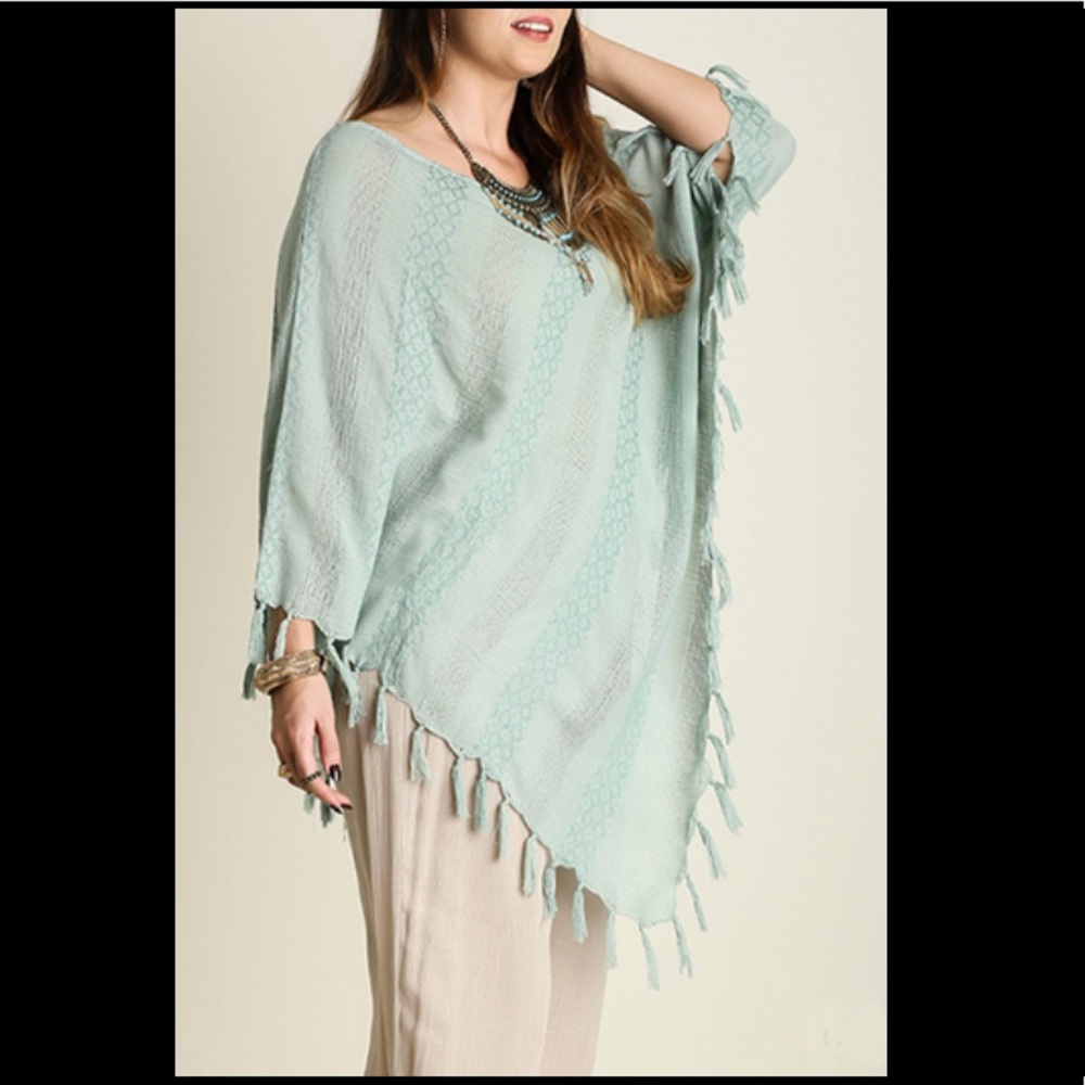 Asymmetrical Fringe Top NWT Umgee